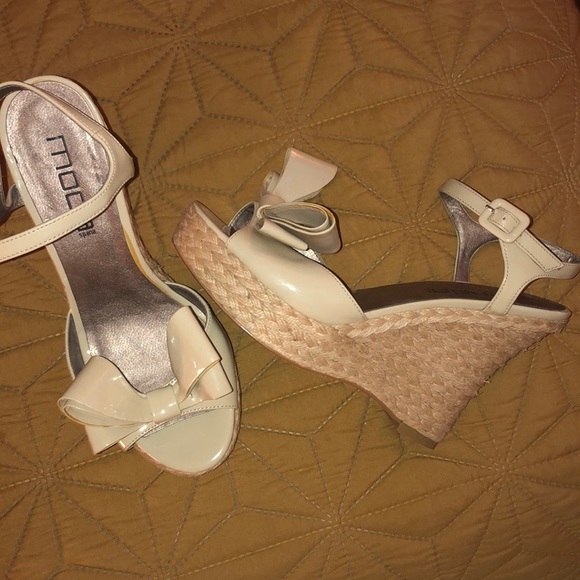 MODA 4 3/4 inch wedge sandals.  Worn once or twice - Picture 3 of 6